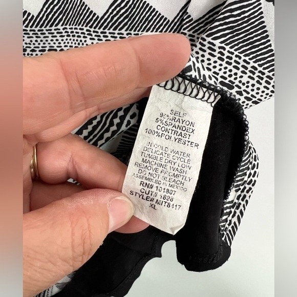 Emi & Joe - Picture 3 of 4